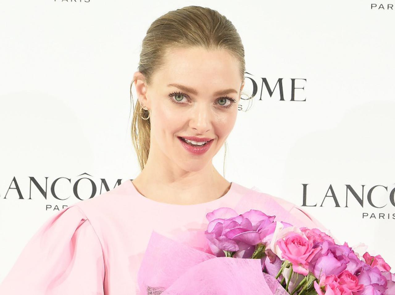 アマンダ・サイフリッド、『ミーン・ガールズ』の“天気予報シーン”を見た「男性ファンの反応」にドン引き