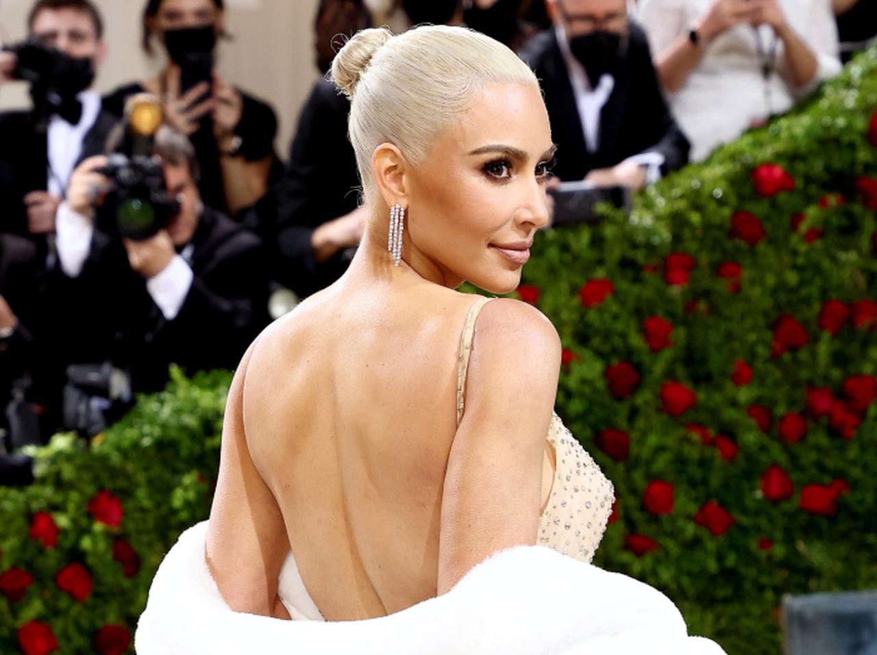キム・カーダシアン、「マリリン・モンローの最後のドレス」を着るためにしたこと【メットガラ】