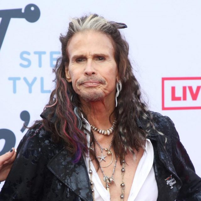スティーヴン・タイラーがリハビリ施設へ、エアロスミスのラスベガスの公演が中止に