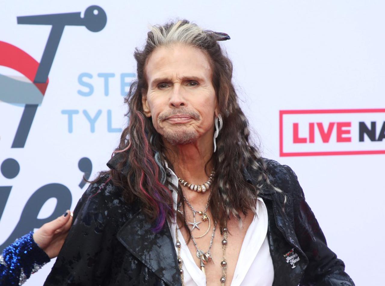 スティーヴン・タイラーがリハビリ施設へ、エアロスミスのラスベガスの公演が中止に