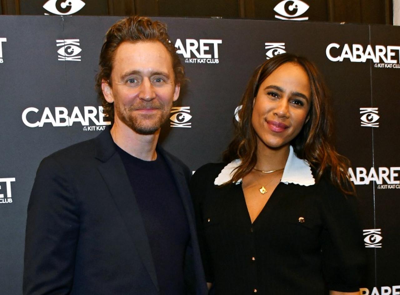 「とても幸せです」、MCU映画『ロキ』トム・ヒドルストンが共演者との婚約を認める