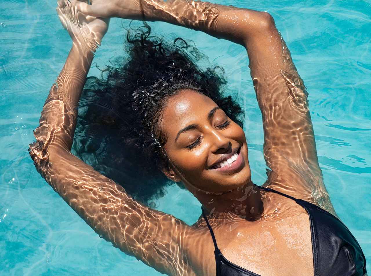 シンクロ選手のメイクはなぜ落ちない?海やプールで役立つ、濡れても落ちにくいメイクのコツ