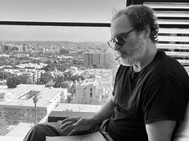 『ジョーカー』続編にホアキン・フェニックス続投、「感応精神病」という副題の意味は？