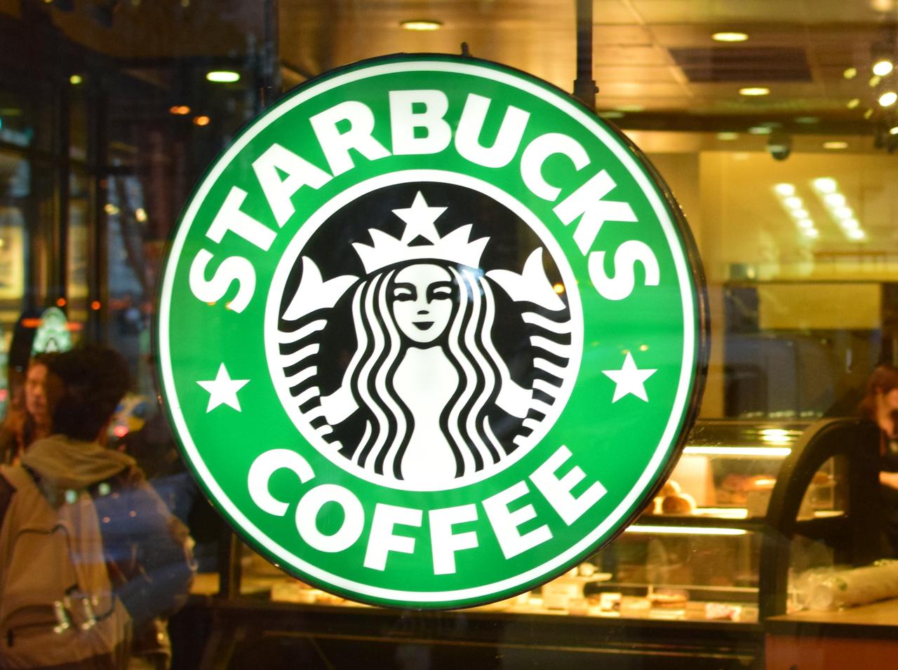 スターバックスで「10代と一緒に働くということ」を示した1枚の写真