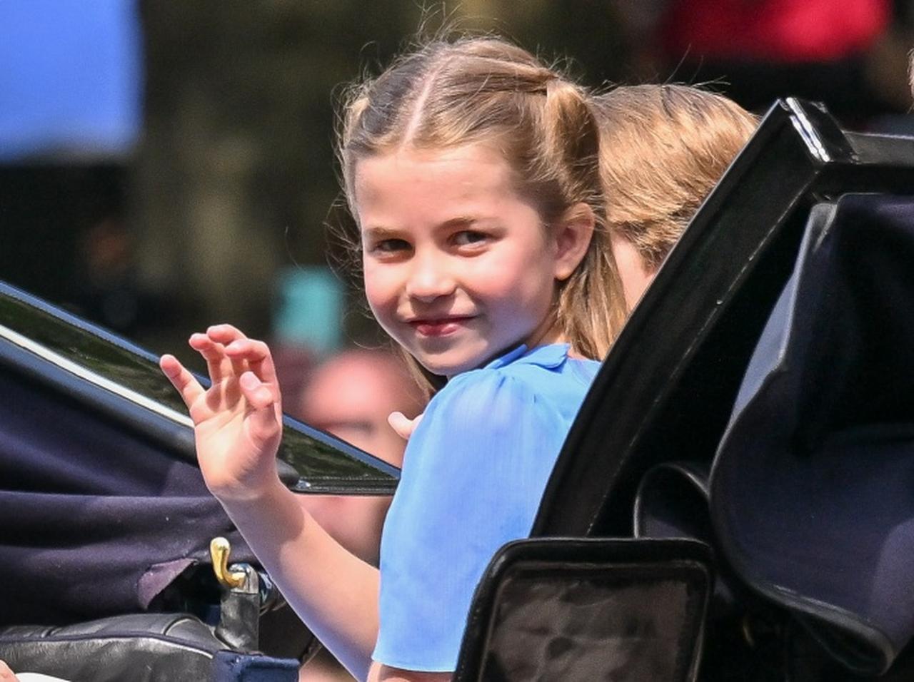 シャーロット王女が父ウィリアム王子に“みんなに伝えて”と「お願い」したことが微笑ましい