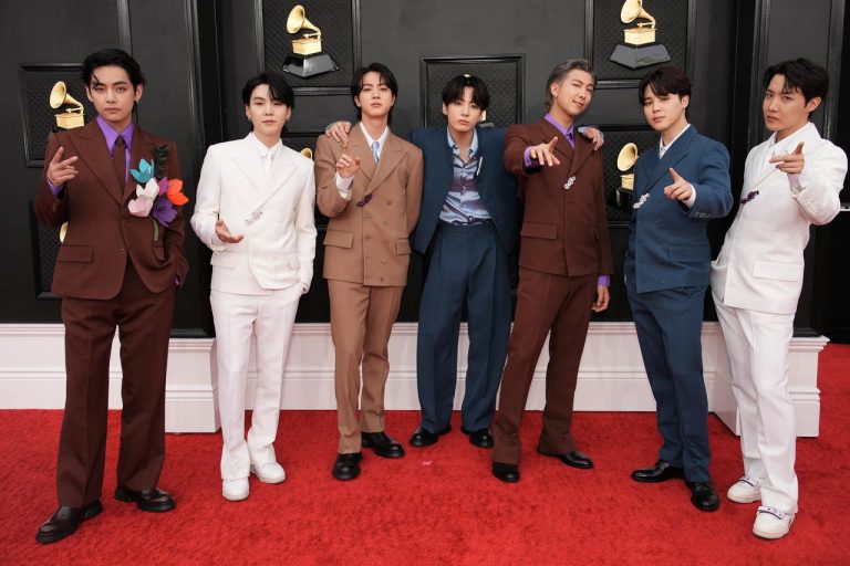 【続報】BTSのYouTube動画、英語字幕が「一時的な休止」へとひっそりと変更される