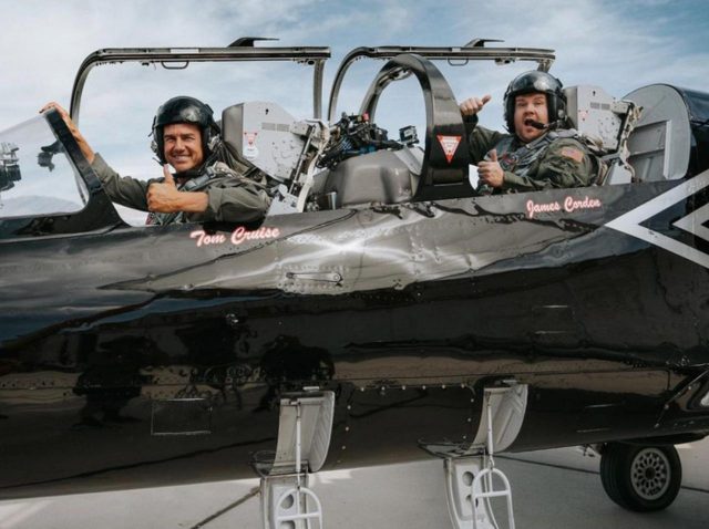 トム・クルーズが「まさかの人物」をウィングマンに指名、本人出演の『トップガン』パロディに腹筋崩壊
