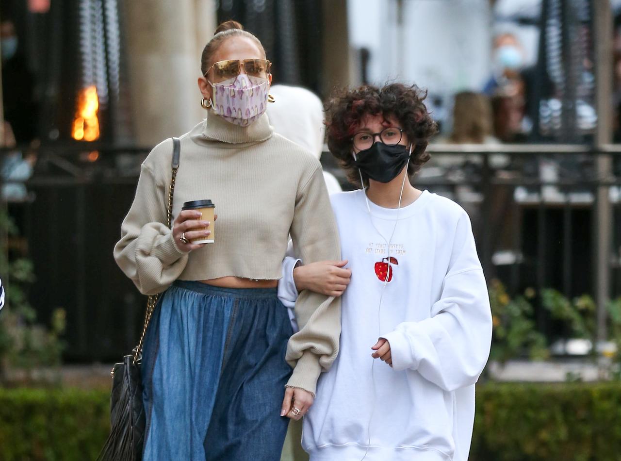 ジェニファー・ロペス、子どもを「They/Them」ジェンダー代名詞で呼ぶ