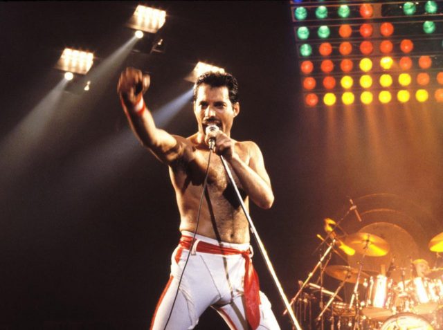 故フレディ・マーキュリーが歌う未発表曲があった！「情熱的な作品」とロジャーが語る