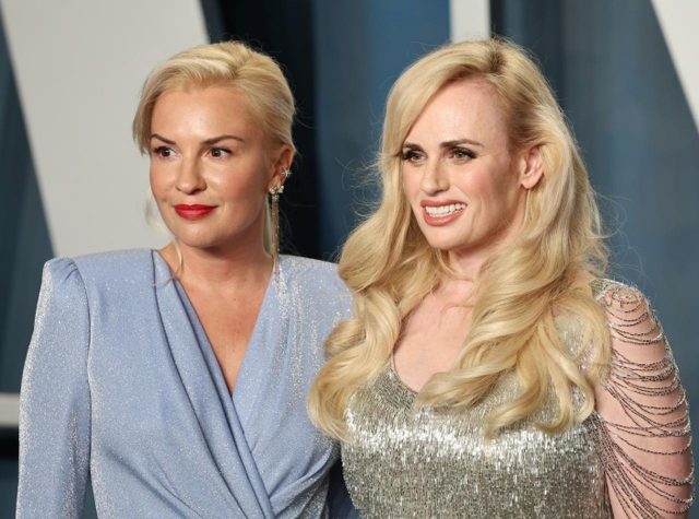 レベル・ウィルソンがプライド月間にカミングアウト、『ピッチ・パーフェクト』の仲間もお祝い