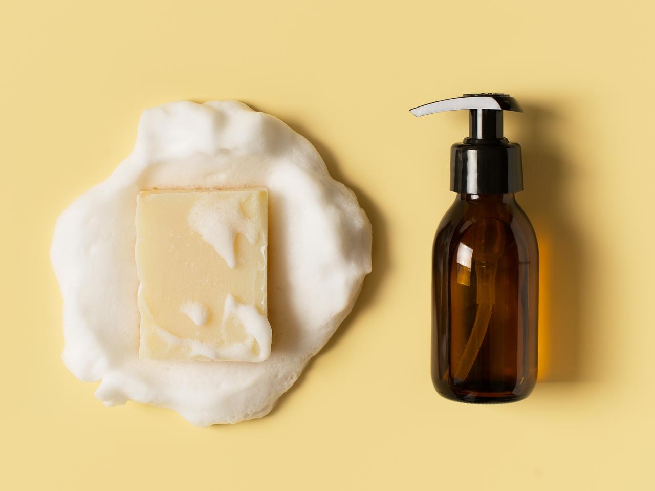 石鹸とボディソープの違いって？肌質別ボディケアのおすすめ方法
