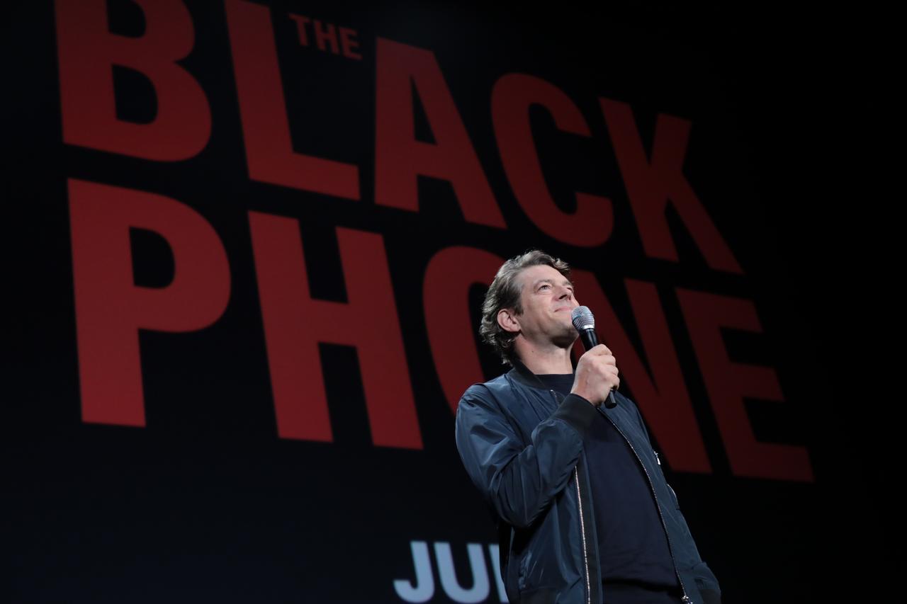 ジェイソン・ブラムにとって「ホラー」とは？ ホラー界の革新者と制作費やアイディアの見つけ方について語った【取材】