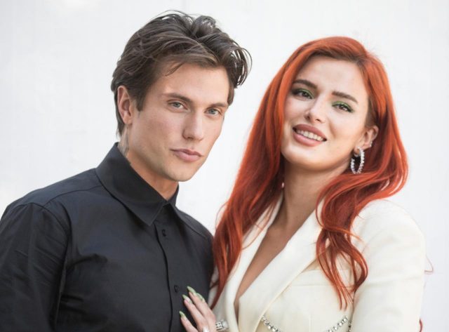 ベラ・ソーンが伊シンガーと婚約1年で破局、SNSには遠距離恋愛に耐えられないベラの本音が