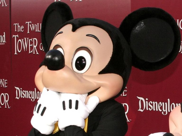 ディズニーがミッキーマウスの独占権を失う可能性、「著作権切れ」が間近に迫る