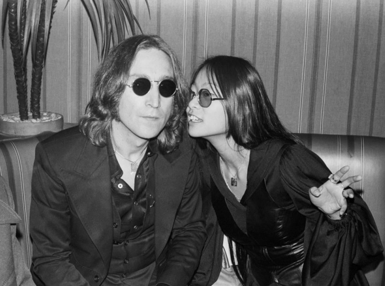 ジョン・レノン、秘書との不倫はオノ・ヨーコの案だった