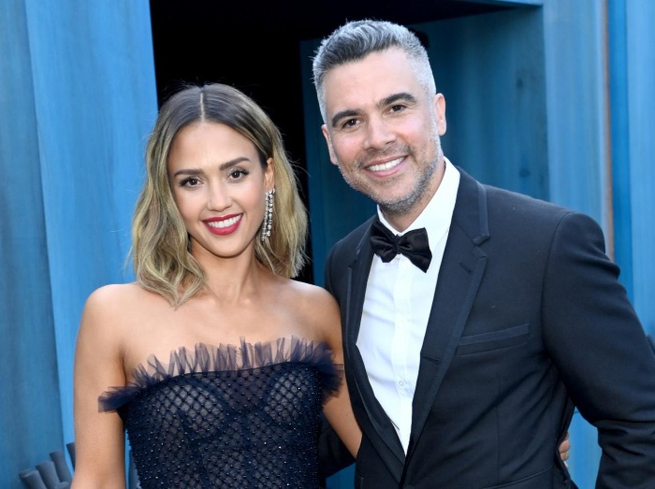 ジェシカ・アルバ、撮影技師の夫が人気女優を射止めた「方法」が大胆すぎる