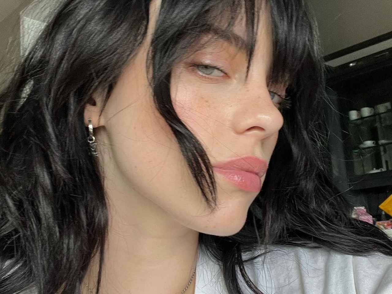 ビリー・アイリッシュ、“人類モテする香り”のボディクリームを愛用