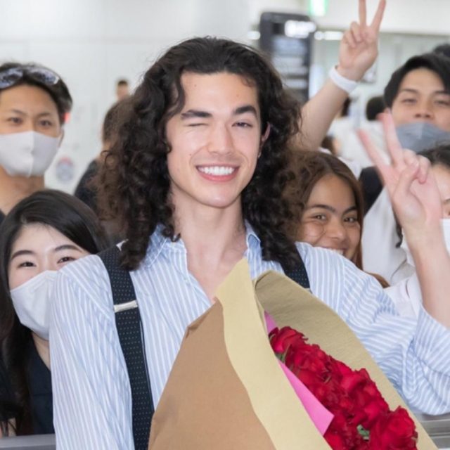 コナン・グレイが来日！空港ファッションで日本への愛をアピール