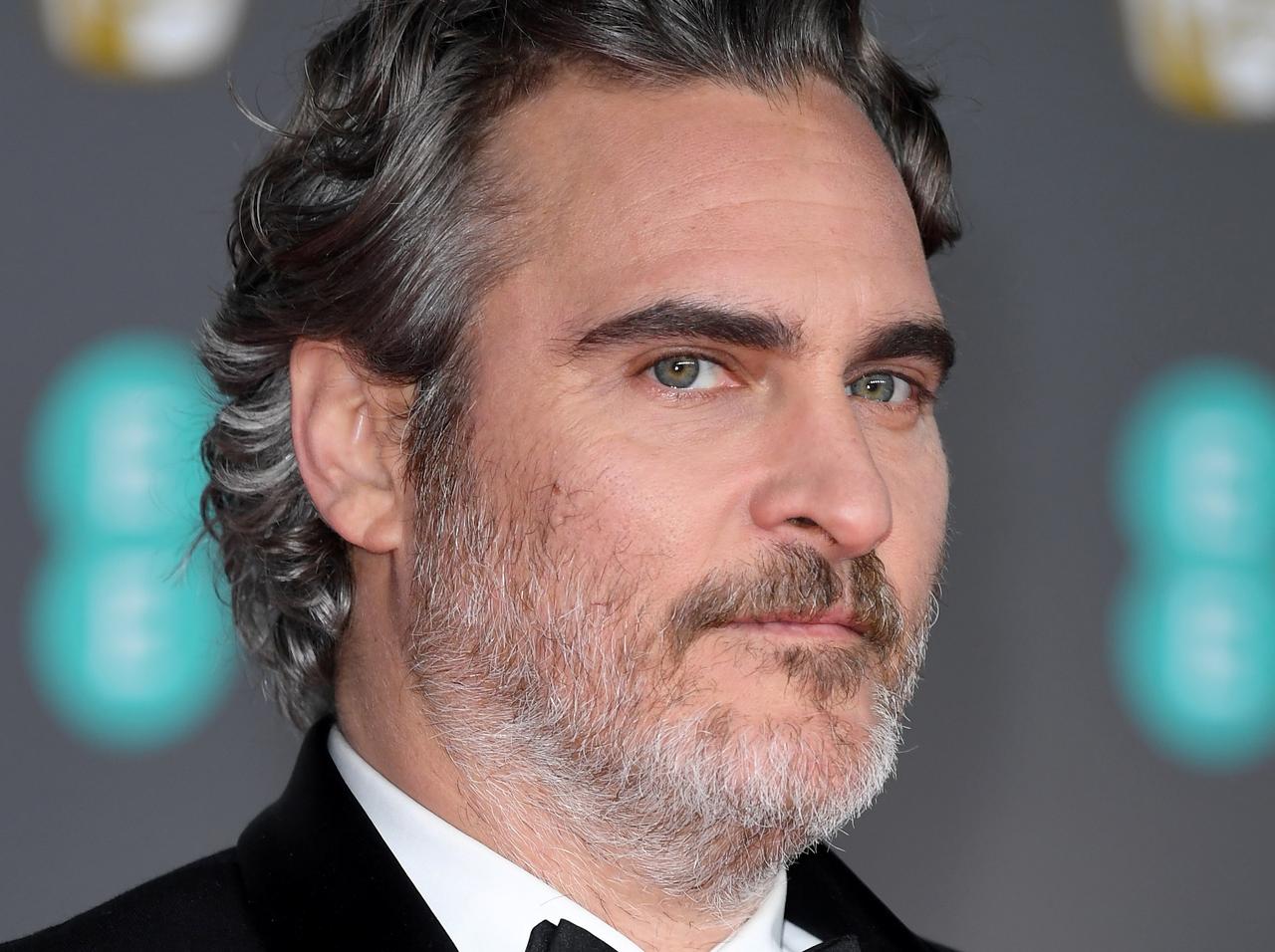 両親が信じたカルト宗教団体で生まれた、『ジョーカー』ホアキン・フェニックスが団体を批判