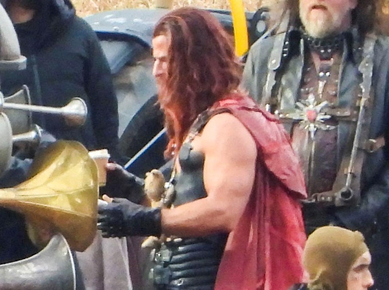 『マッドマックス』前日譚『フュリオサ』の撮影にクリス・ヘムズワース!でも“ソー感”が…?