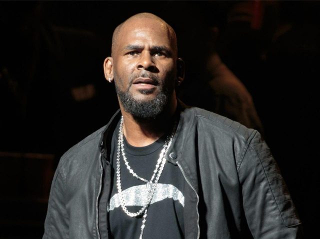 R.ケリーが被害者と婚約していた、嘆願書を出していたことで発覚