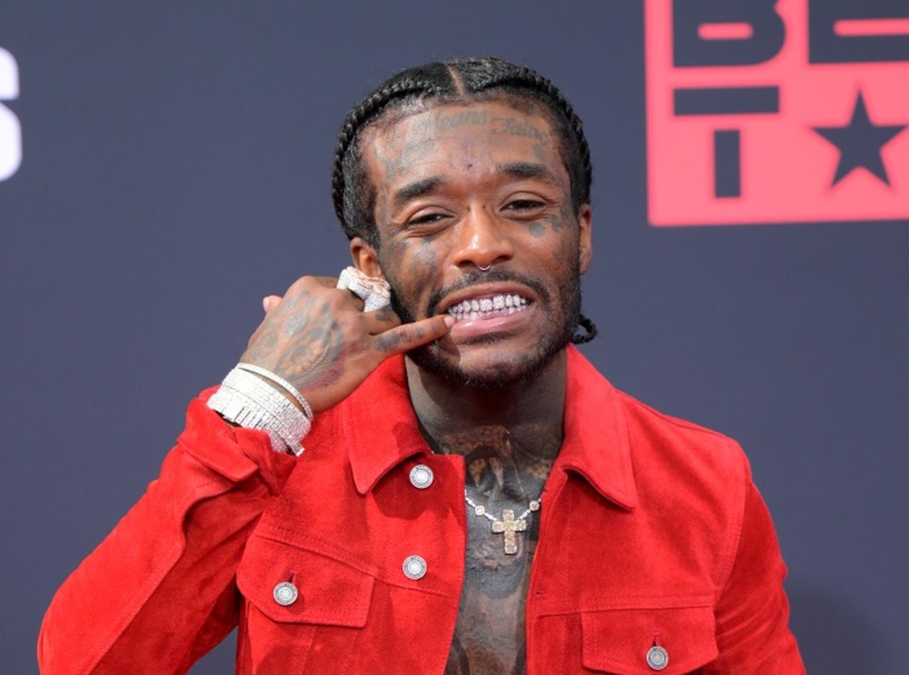 額に25億円のピンクダイヤモンドを埋めたラッパー、「ジェンダー代名詞(プロナウン)」を追加