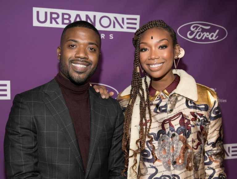 姉の顔面を太ももにデカデカと入れる、R&B姉弟のタトゥーに衝撃