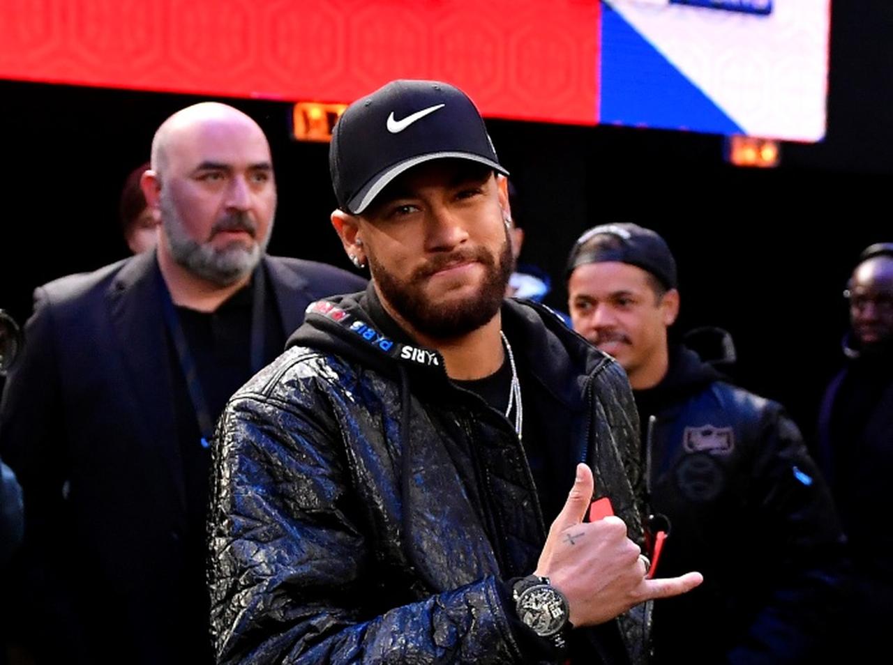 ネイマール、サッカーだけでなくバスケットボールもうまかった【パリ・サンジェルマン来日】