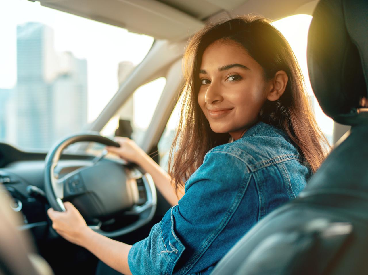 女性が女性を送迎するタクシー、女性2人が「女性専用タクシー」を起業した理由