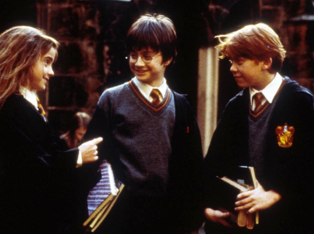 『ハリー・ポッター』ロンがハリーの頭を“なでた理由”、ハッとする事実に号泣