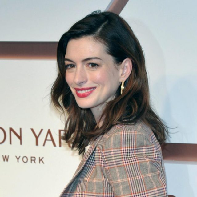 アン・ハサウェイが子供たちに説く、選挙で投票する理由