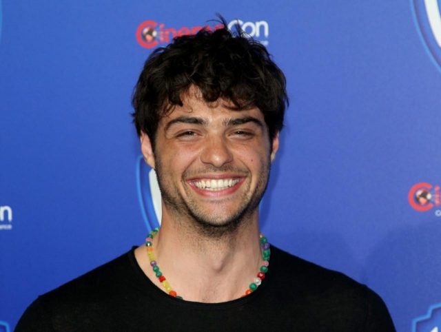 爽やか系俳優が頭に大きなタトゥー、でもデザインが可愛い