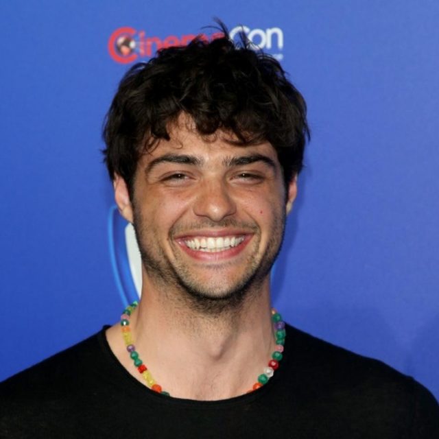 爽やか系俳優が頭に大きなタトゥー、でもデザインが可愛い