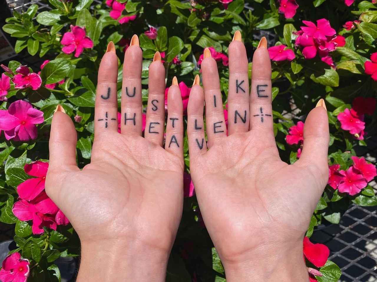 お気に入りの歌詞をタトゥーに!海外のおしゃれな「リリック・タトゥー」特集