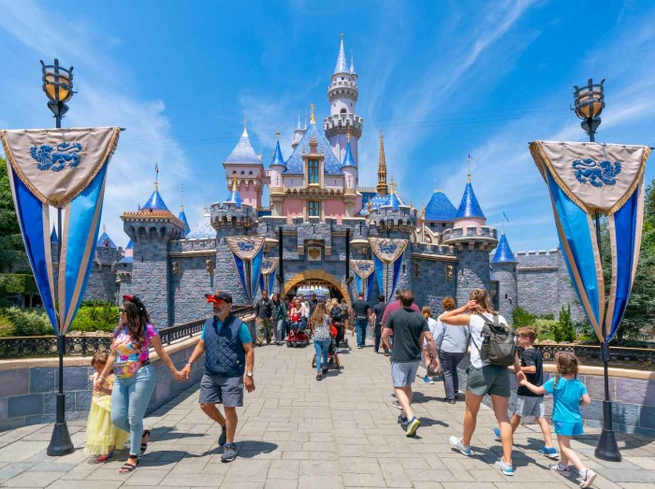 ディズニーランド、地面に「四角い枠」が現れたら“起きること”が最高すぎる