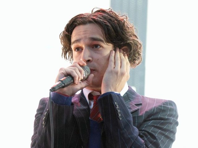 サマソニ出演のため日本入りしたThe 1975、疲れが滲み出ていて心配になる