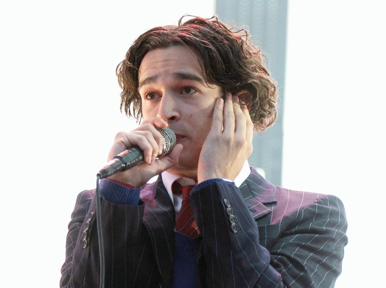 サマソニ出演のため日本入りしたThe 1975、疲れが滲み出ていて心配になる