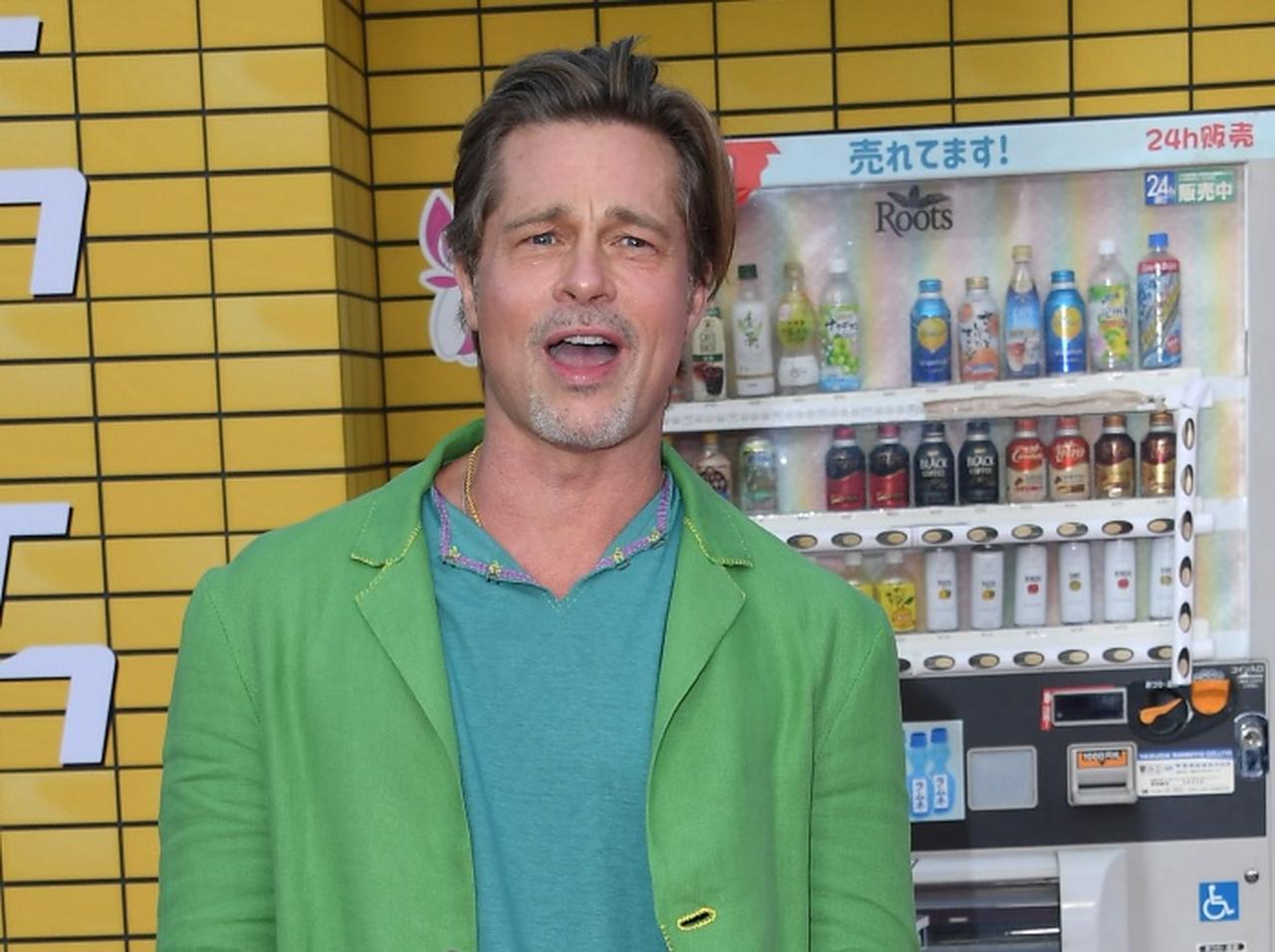 ブラピの後ろにあるの、日本の自販機では?『ブレット・トレイン』LAプレミアに登場した自販機がシュール【写真】