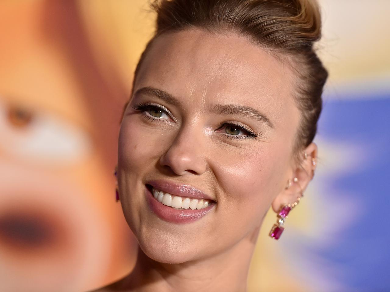 『シング』スカーレット・ヨハンソン、「Set It All Free」の歌声で自信があるポイントが素敵！