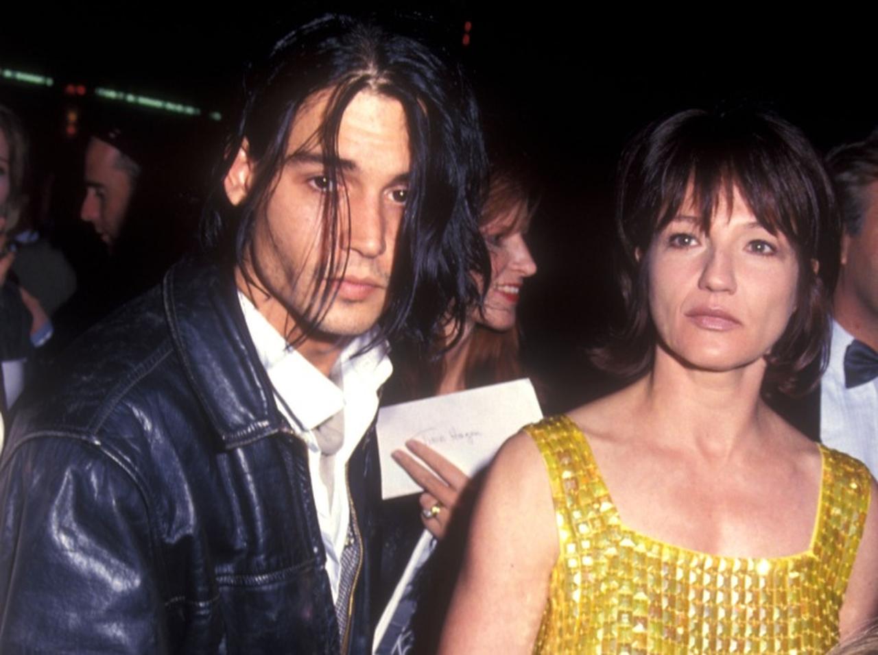 ジョニー・デップの元恋人、セックスの前に「薬」を渡されたと証言