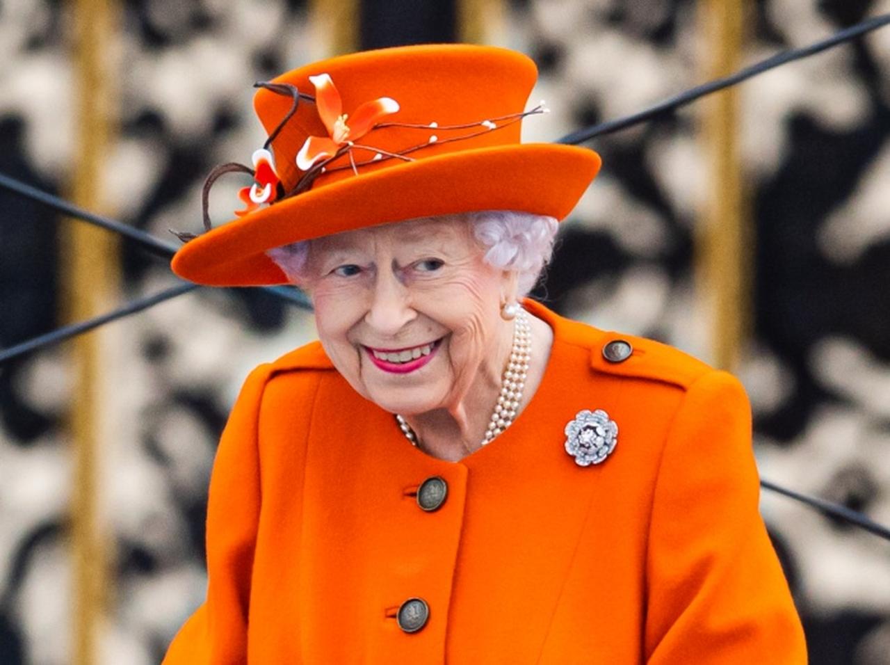 エリザベス女王、個人の携帯に電話がかかってきても出るのは「決まった2人」だけ それは誰と誰？