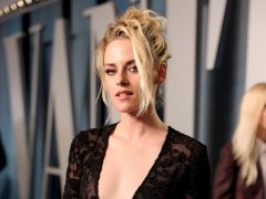 黒髪にイメチェンしたクリステン・スチュワート、意外なセレブとの交流が目撃される