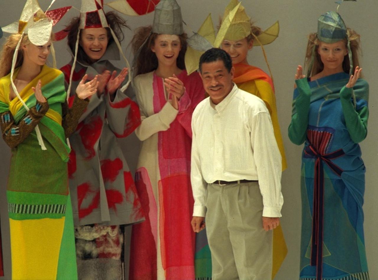 84歳で死去の三宅一生、80~90年代のコレクションを今振り返ったらかっこよくて鳥肌