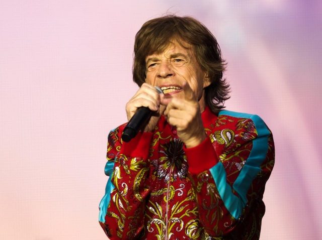 ミック・ジャガー、公演で“半裸の女性”を見つけた時にどう反応した？