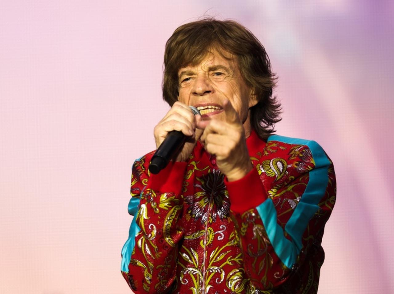 ミック・ジャガー、公演で“半裸の女性”を見つけた時にどう反応した?