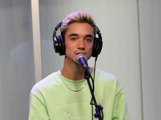 ファンが自宅に侵入してベッドで居眠り、ホワイ・ドント・ウィーのダニエルが被害に