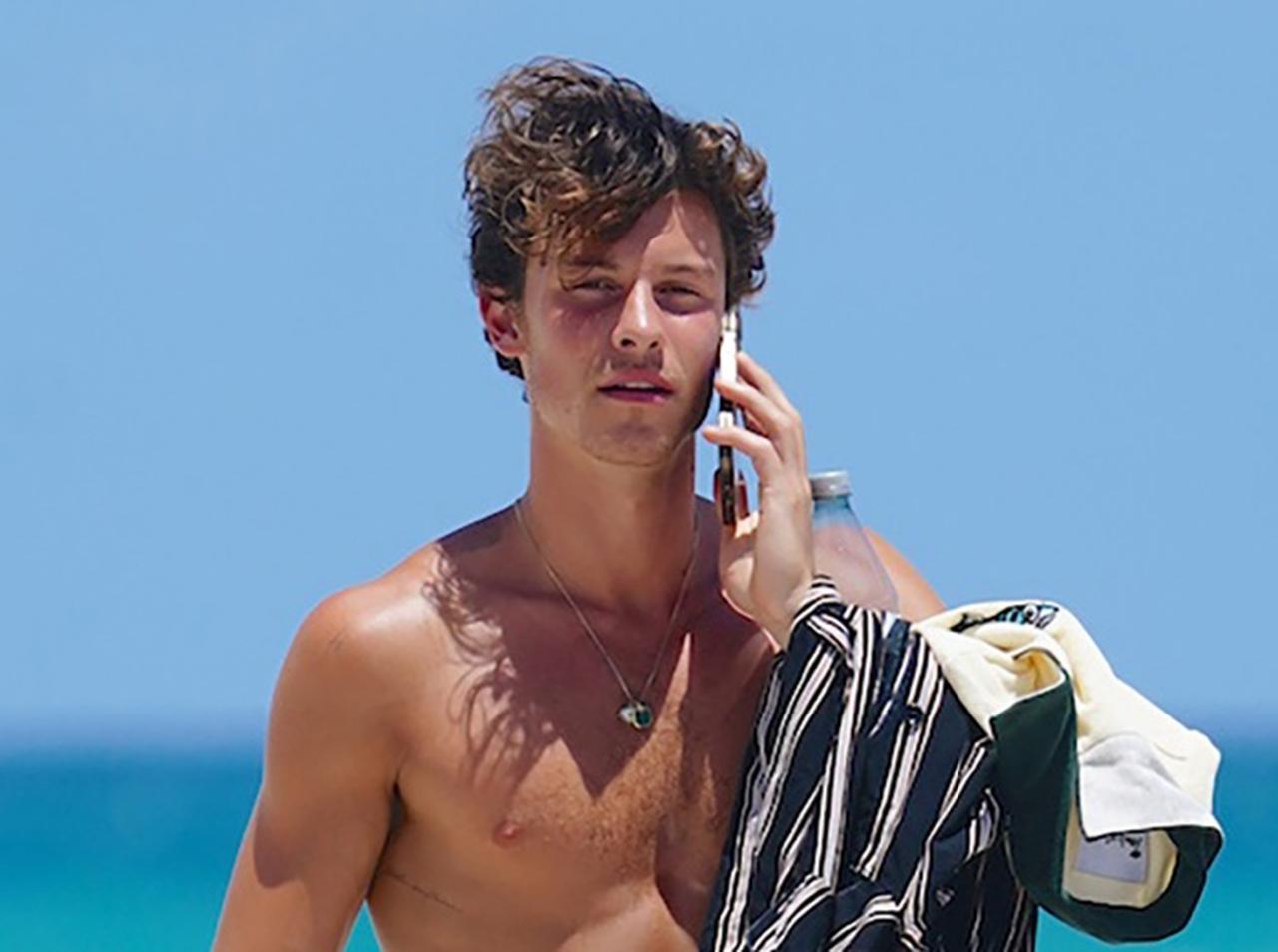 ツアーを中止したショーン・メンデス、誕生日にビーチで元気な姿を見せる