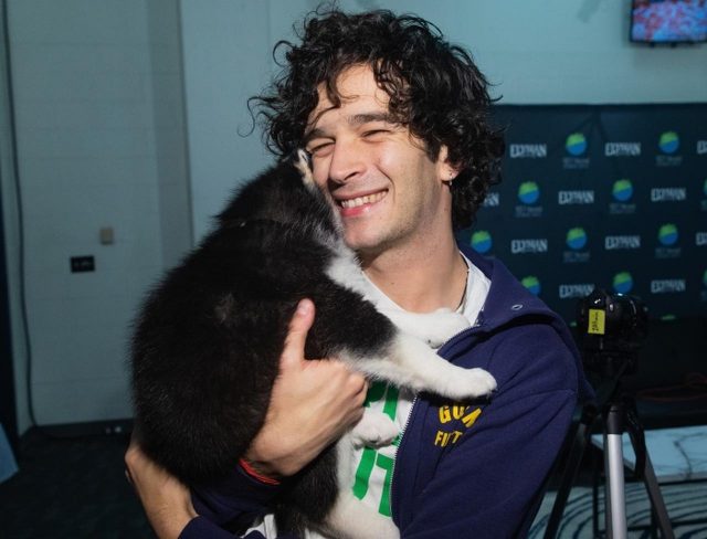 来日したThe 1975川上未映子氏の『ヘヴン』を愛読していた