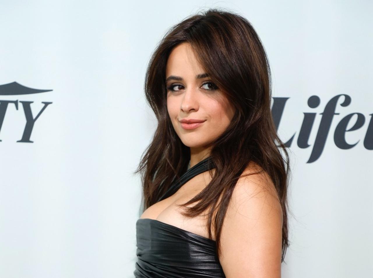 ショーンと破局以来の恋人誕生!?カミラ・カベロ、出会い系サイトCEOにキス