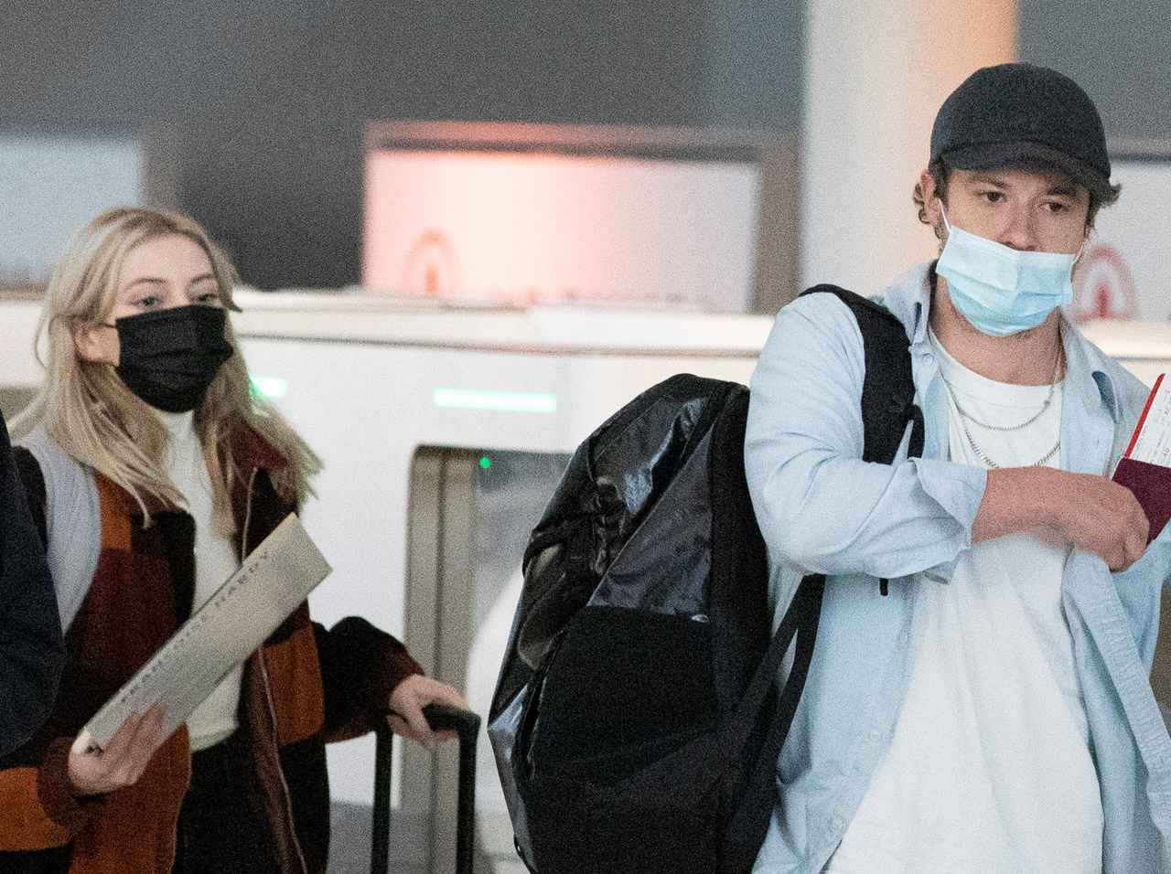 『ストレンジャー・シングス』クリッシーとエディが“一緒に空港”へ!仲良しさがエモい…